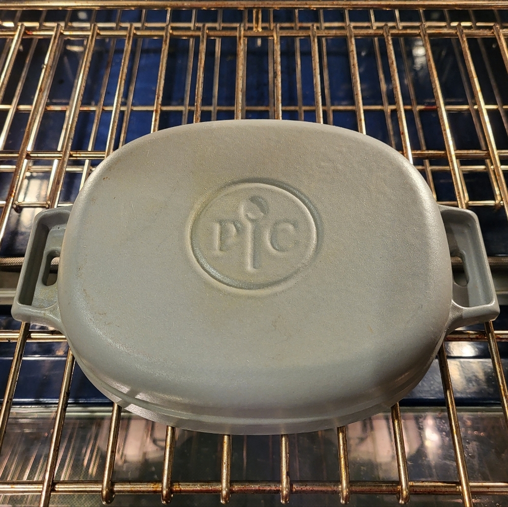 Pampered Chef 1-qt. (1-L) Enameled Cast Iron Baker in Grey - Picture 4 of 4